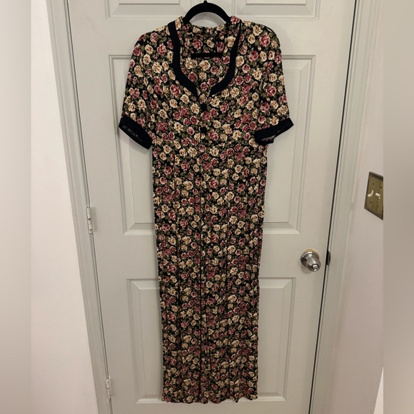 Short Sleeve Floral Jumpsuit Size 10 - Picture 1 of 16